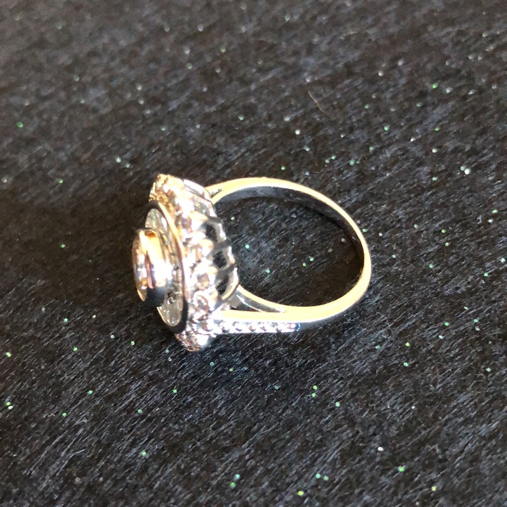Ring - Picture 2 of 5